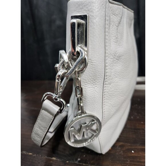 Michael Kors Medium Hammered Leather Messenger Crossbody Purse in Dove Gray - Picture 3 of 7